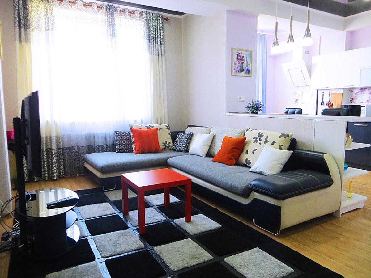 Panoramic Studio Apartments With Mountain Views Bishkek Exterior foto